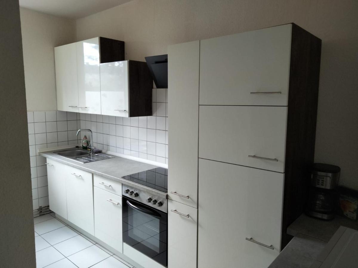 Modernes Apartment Mit 2 Schlafzimmern Und Privatparkplatz Nahe Innenstadt Neumünster Zewnętrze zdjęcie
