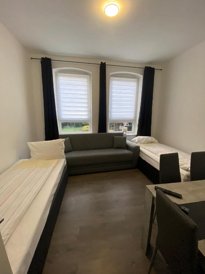 Modernes Apartment Mit 2 Schlafzimmern Und Privatparkplatz Nahe Innenstadt Neumünster Zewnętrze zdjęcie