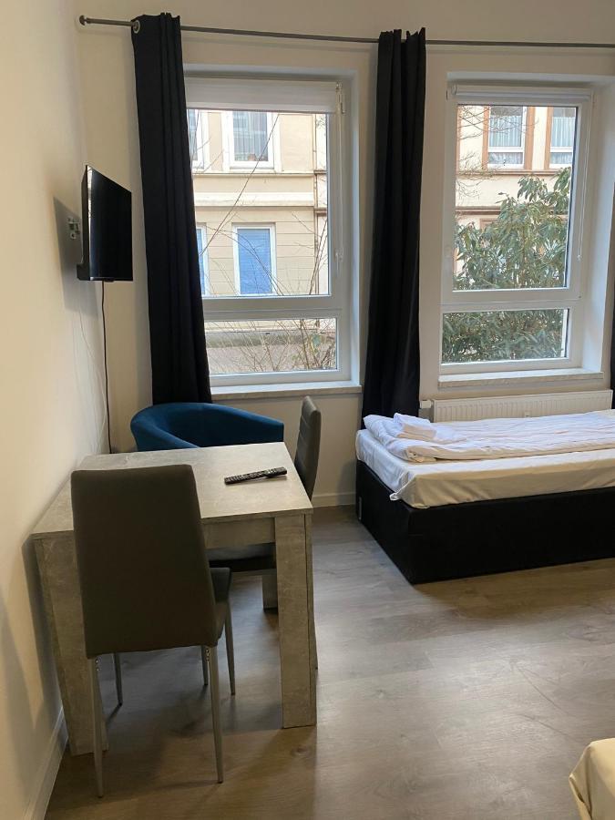 Modernes Apartment Mit 2 Schlafzimmern Und Privatparkplatz Nahe Innenstadt Neumünster Zewnętrze zdjęcie