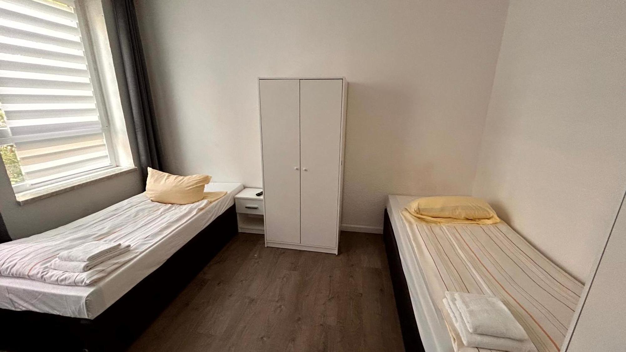 Modernes Apartment Mit 2 Schlafzimmern Und Privatparkplatz Nahe Innenstadt Neumünster Zewnętrze zdjęcie
