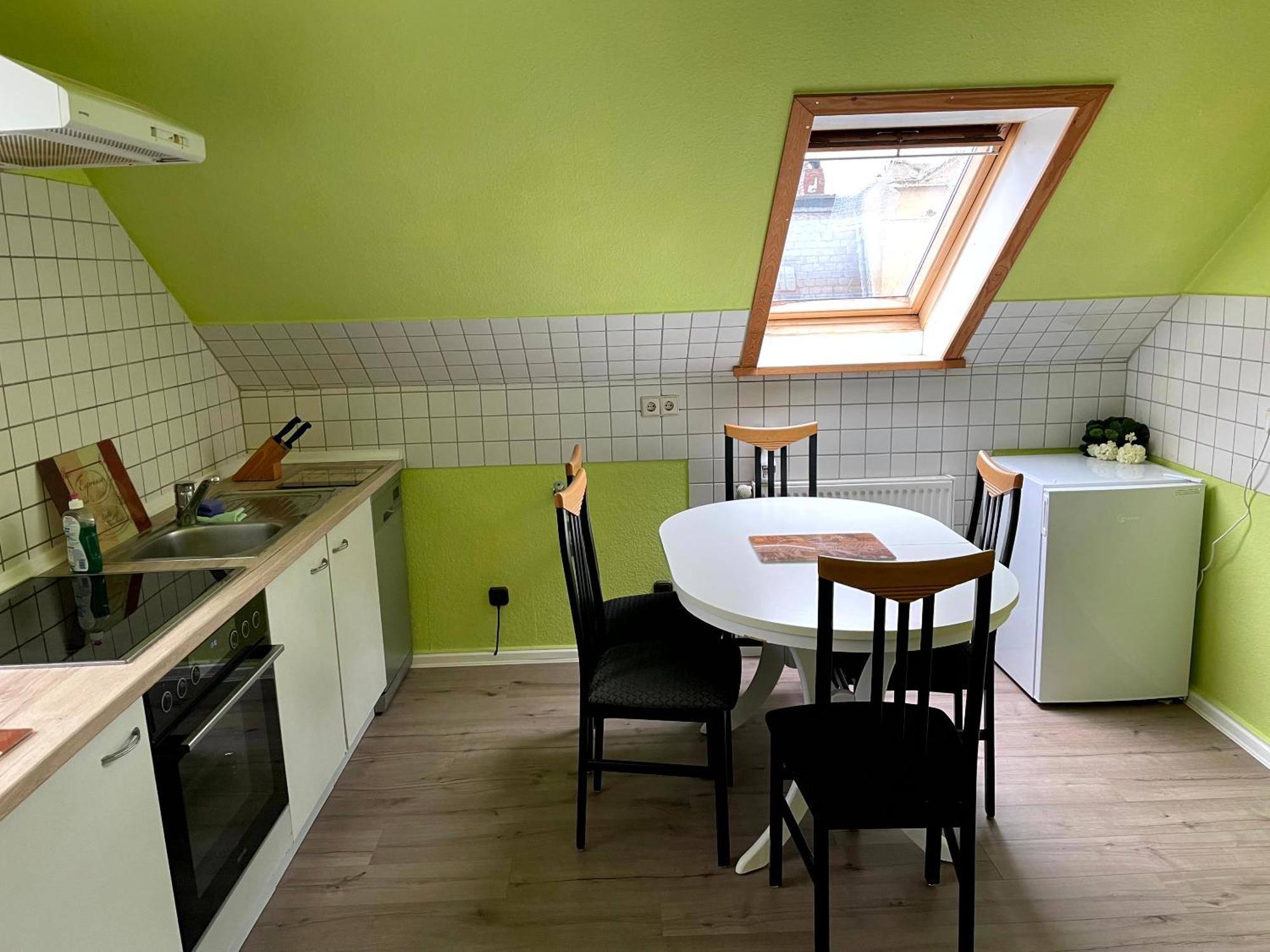 Modernes Apartment Mit 2 Schlafzimmern Und Privatparkplatz Nahe Innenstadt Neumünster Zewnętrze zdjęcie