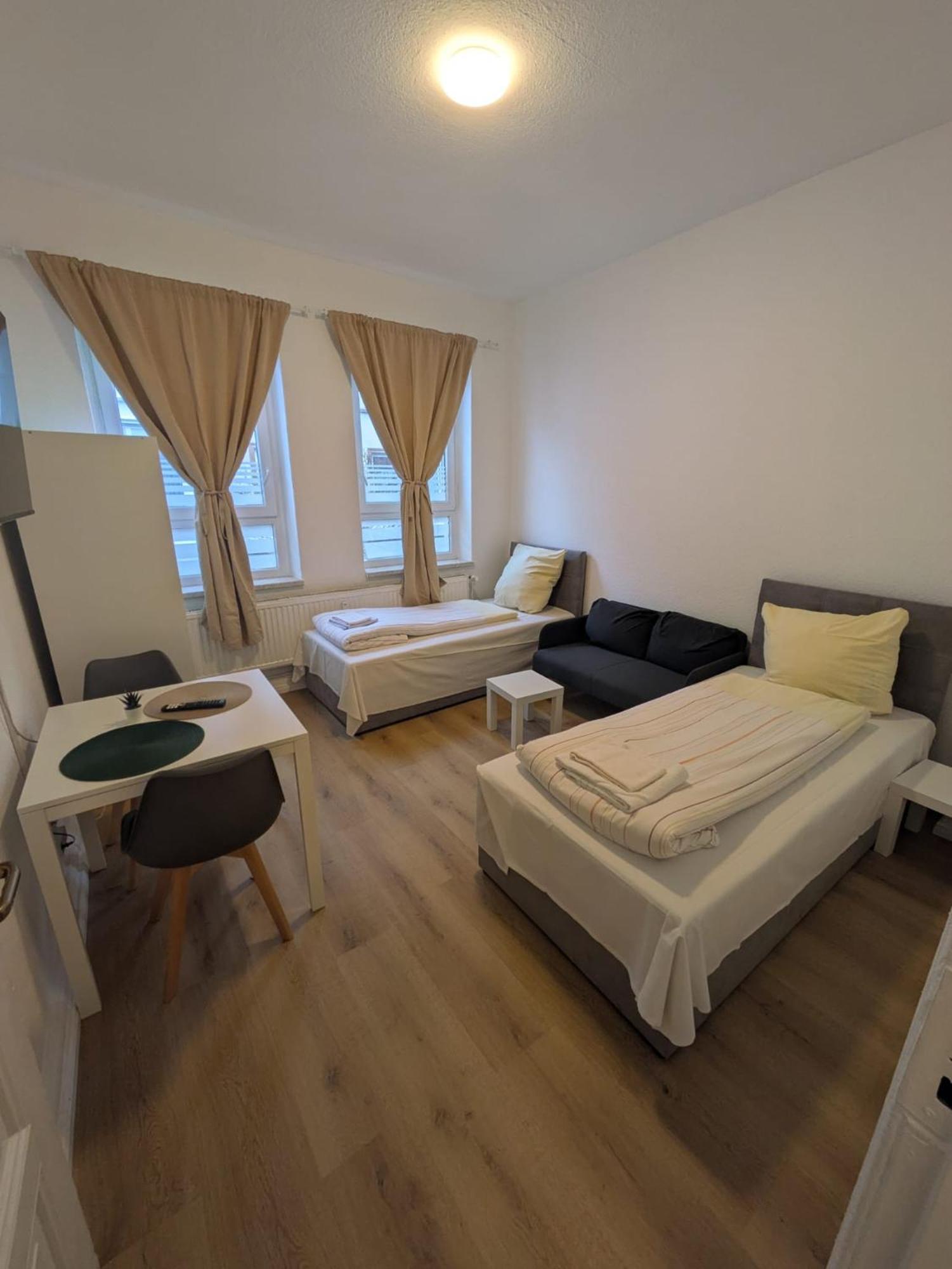Modernes Apartment Mit 2 Schlafzimmern Und Privatparkplatz Nahe Innenstadt Neumünster Zewnętrze zdjęcie