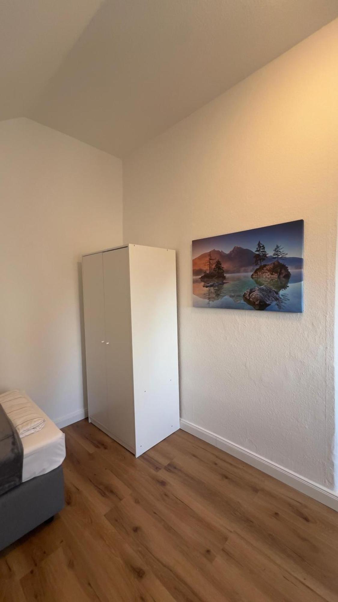 Modernes Apartment Mit 2 Schlafzimmern Und Privatparkplatz Nahe Innenstadt Neumünster Zewnętrze zdjęcie